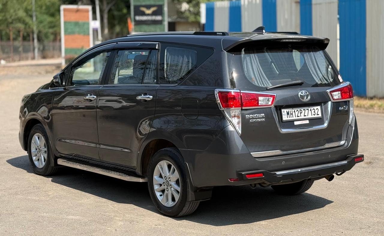 Innova Crysta 